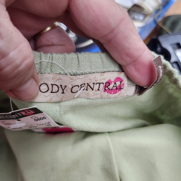 Body Central Green Women's Dress - Picture 2 of 9